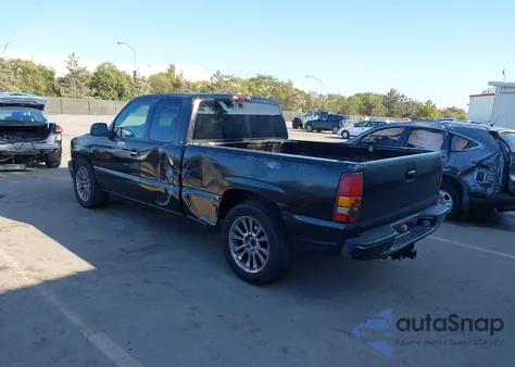 2002 Chevrolet Silverado 1500 Ls z USA, uszkodzony, nr VIN 2GCEC19X221284368